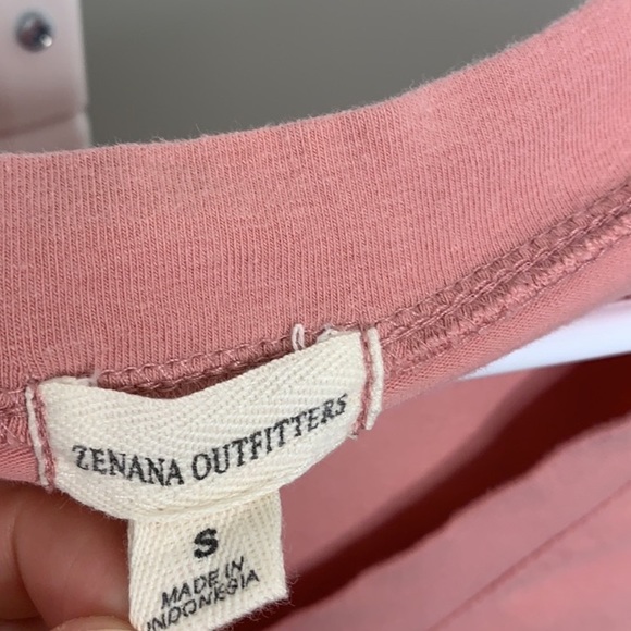 Zenana Outfitters Pink V-Neck Tee Shirt - Picture 2 of 4